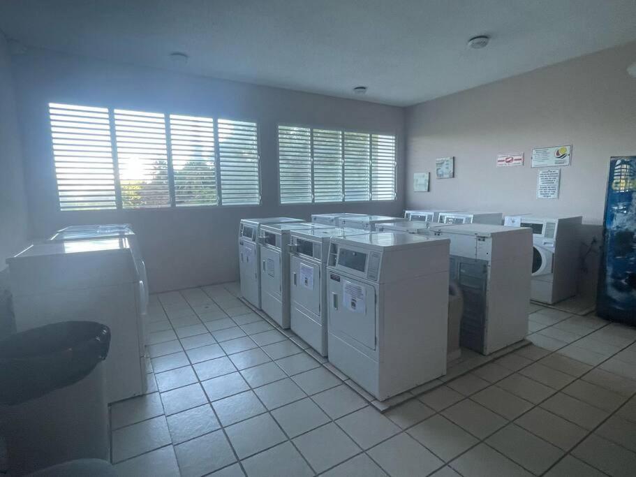 Ocean View 2 Bed 1 Bath 2 Parkings & Pool @ Dos Marinas Fajardo Apartment Exterior photo
